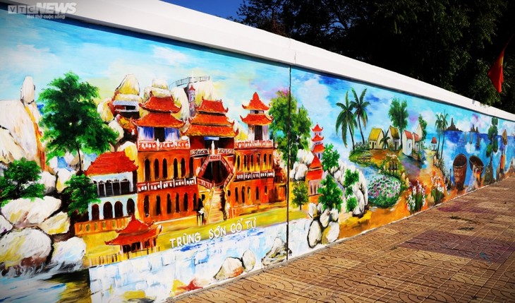 Vietnam's longest mural painting announced - ảnh 1