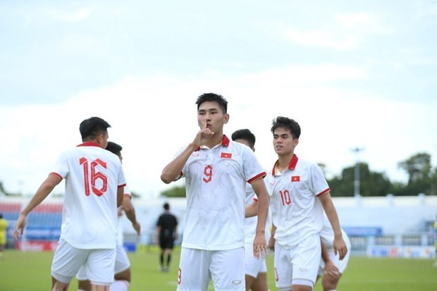 Vietnam advance to AFF U23 Championship finals after beating Malaysia 4-1 - ảnh 1