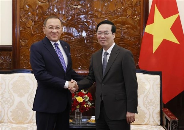 President receives Kazakh Ambassador in Hanoi - ảnh 1