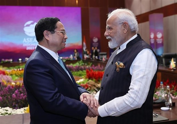Vietnamese PM meets with Indian, Bangladeshi leaders in Jakarta - ảnh 1