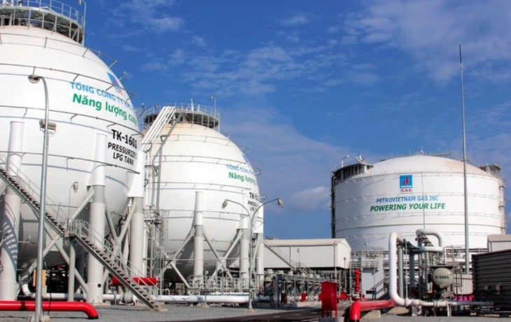 Vietnam asserts its role in the global LNG market - ảnh 1
