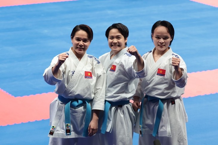 Karate martial artists take gold, third gold for Vietnam at ASIAD Hangzhou - ảnh 1