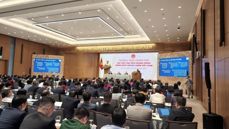 PM urges to develop a strong, united business community - ảnh 2
