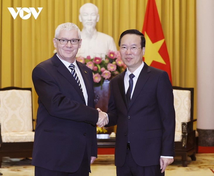 President Vo Van Thuong receives Hungarian Prosecutor General Peter Polt - ảnh 1