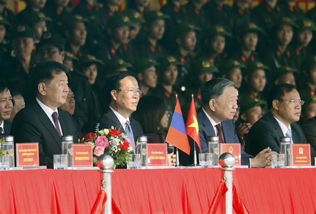 Vietnamese, Mongolian Presidents visit Mobile Police High Command - ảnh 1