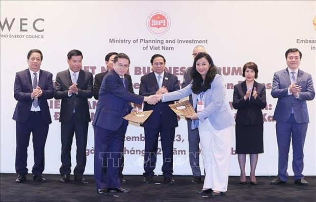 Vietnam business forum discusses mobilising resources for green transition - ảnh 1