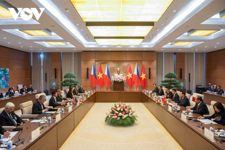 Vietnam, Philippines pledge to enhance cooperation in just energy transition - ảnh 2