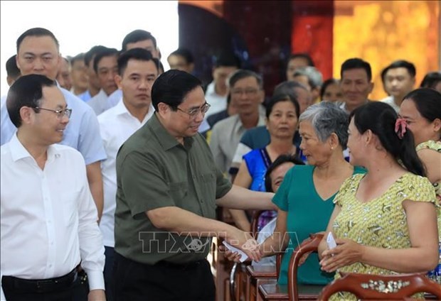 PM asks Can Tho to ensure all people enjoy happy Tet - ảnh 1