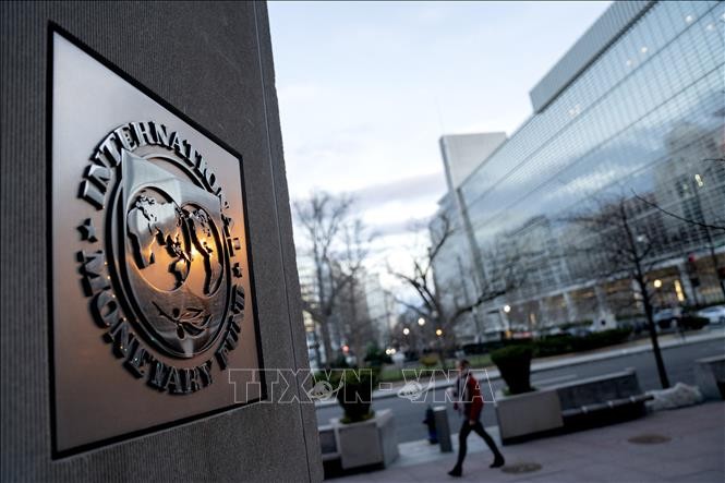 IMF upgrades global growth forecast as economy proves ‘surprisingly resilient’ despite downside risk - ảnh 1