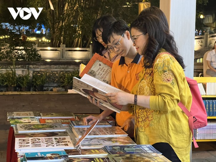 Vietnam Book and Reading Culture Day opens - ảnh 1