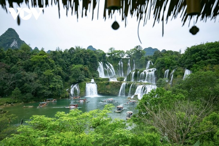Ban Gioc Waterfall among world's 21 most beautiful - ảnh 1