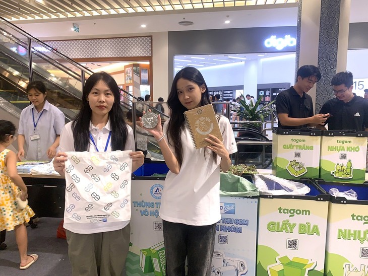 Eco Event advocates waste recycling - ảnh 1