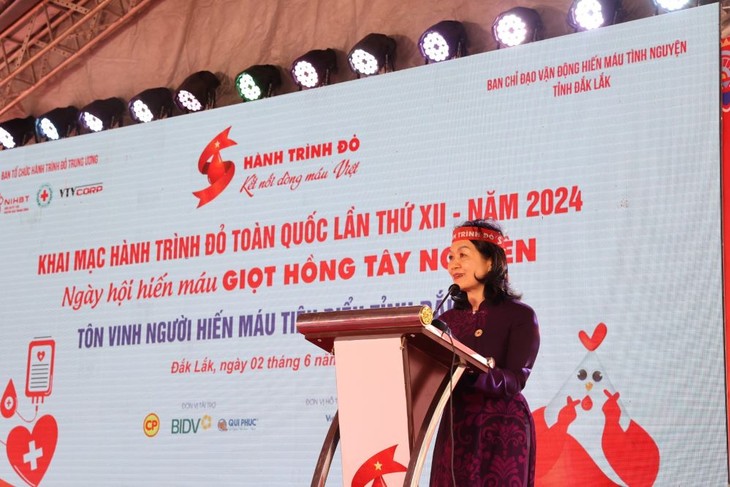 Red Journey 2024 aims to collect at least 120,000 blood units  - ảnh 1