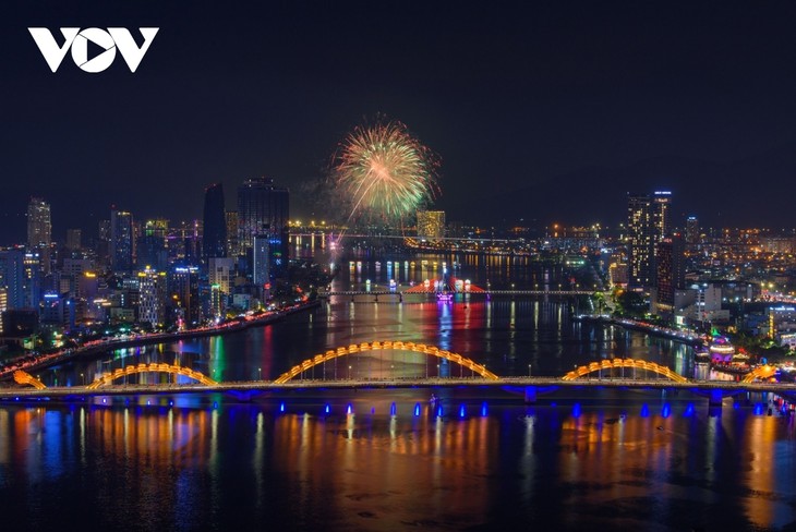 Da Nang ready for International Fireworks Festival 2024 - ảnh 1