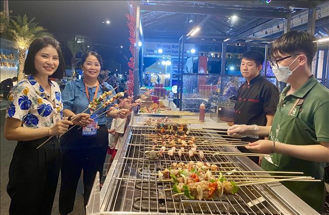 International culinary, music festival opens in Quang Binh - ảnh 1