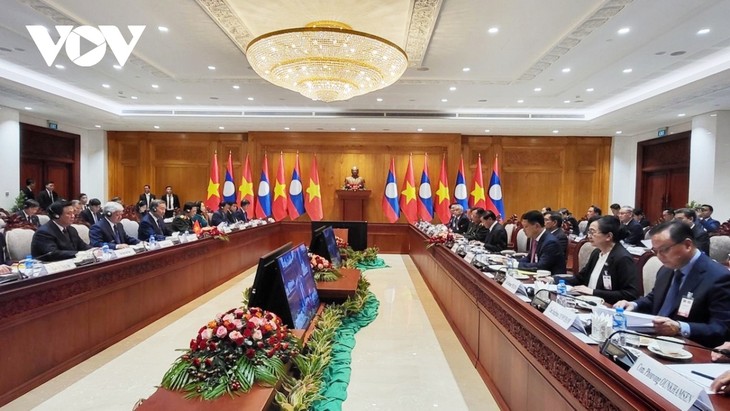 Vietnam, Laos pledge stronger ties in all fields - ảnh 2