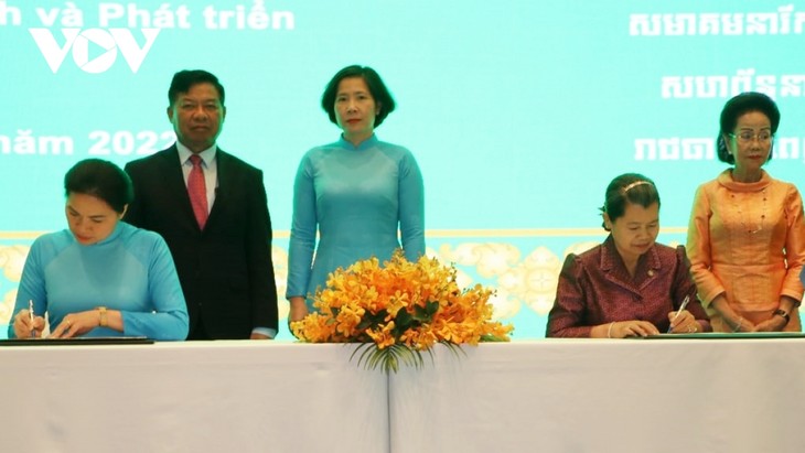 Hội Phụ nữ Việt Nam - Campuchia ký thỏa thuận hợp tác song phương - ảnh 1
