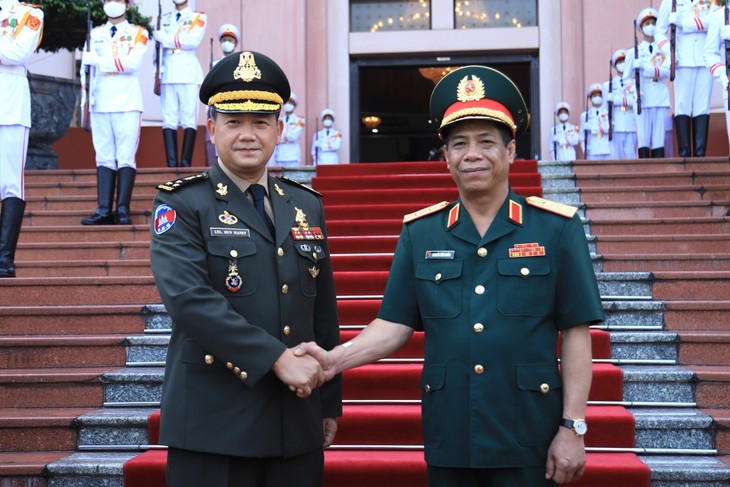 Đoàn Đại biểu Quân sự cấp cao Quân đội Hoàng gia Campuchia thăm và làm việc tại Việt Nam - ảnh 1