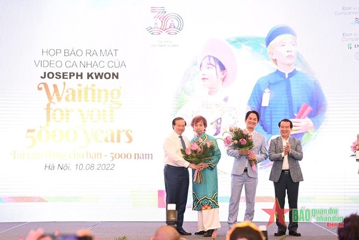 Nghệ sỹ Hàn Quốc ra mắt ca khúc quảng bá các điểm đến du lịch nổi tiếng của Việt Nam - ảnh 1