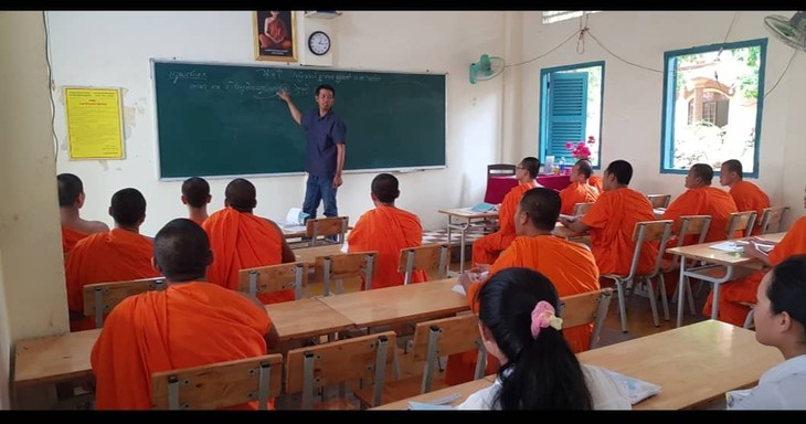 Báo chí Campuchia đưa tin về hoạt động dạy tiếng Khmer miễn phí ở Việt Nam - ảnh 1