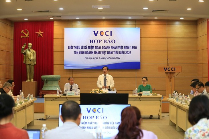 Kỷ niệm ngày Doanh nhân Việt Nam và tôn vinh Doanh nhân Việt Nam tiêu biểu 2022 - ảnh 1