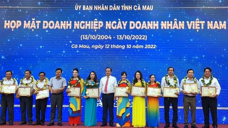 Các hoạt động ý nghĩa kỷ niệm Ngày Doanh nhân Việt Nam (13/10) - ảnh 3