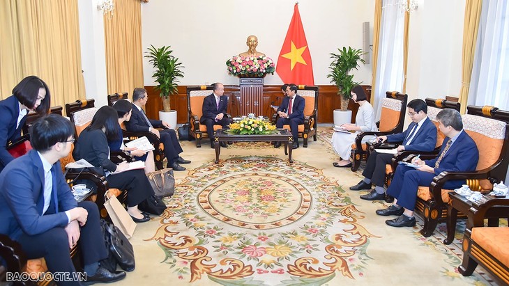 Việt Nam có vị trí quan trọng hàng đầu trong triển khai chính sách đối ngoại của Nhật Bản  - ảnh 2