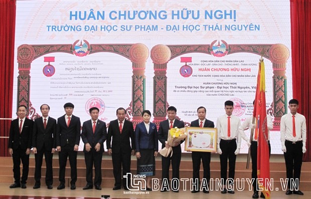 Trao Huân chương Hữu nghị của Nhà nước Lào tặng Trường Đại học Sư phạm - Đại học Thái Nguyên - ảnh 1