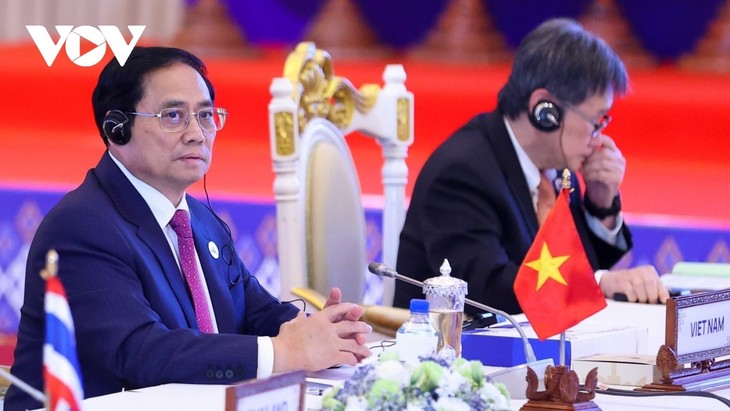 Việt Nam thể hiện vai trò và vị thế quan trọng trong khu vực ASEAN  - ảnh 2
