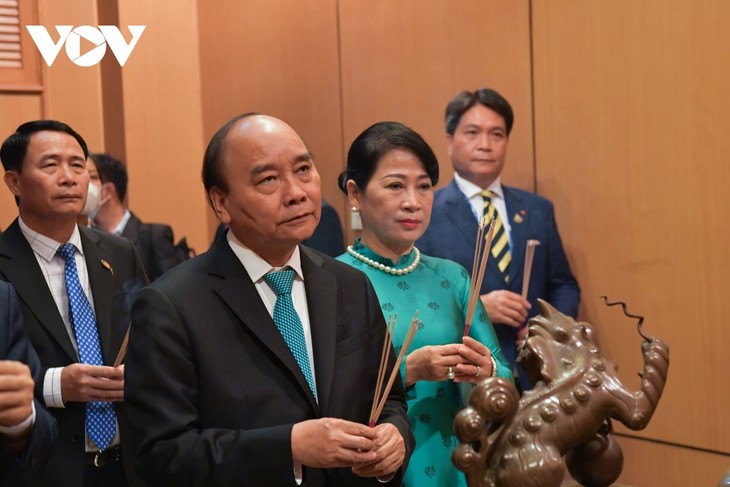 Chủ tịch nước Nguyễn Xuân Phúc thăm kiều bào và Đại sứ quán Việt Nam tại Thái Lan - ảnh 3