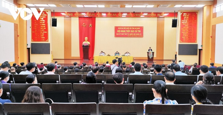 Phó Chủ tịch nước Võ Thị Ánh Xuân tiếp xúc cử tri tại tỉnh An Giang - ảnh 2
