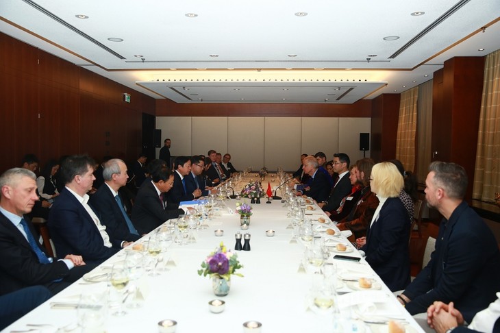WEF 2023: Phó Thủ tướng Trần Hồng Hà tham dự đối thoại về tài chính xanh và phát triển bền vững tại Thụy Sĩ - ảnh 1