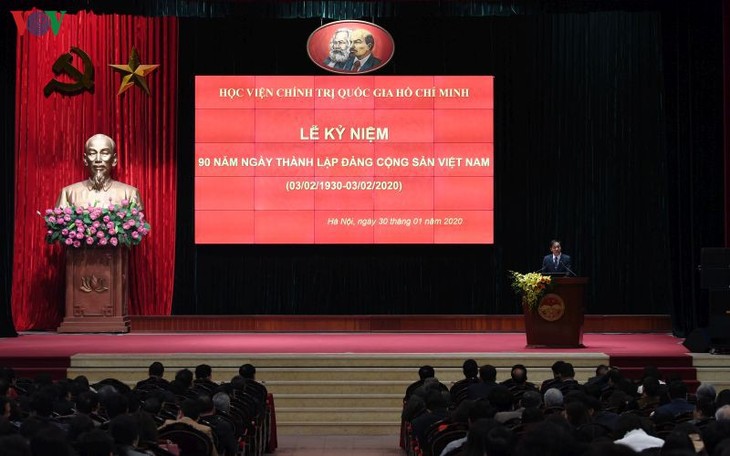 胡志明国家政治学院举行越南共产党建党90周年纪念活动 - ảnh 1