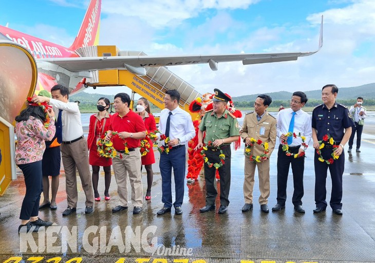 越捷航空开通印度至富国岛首趟直飞航班 - ảnh 1