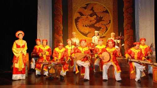 Traditional Vietnamese Instruments Festival opens in Hue  - ảnh 1