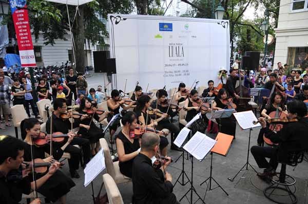 Luala concert 2015 opens in Hanoi - ảnh 1