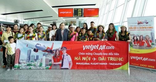 Vietjet Air marks first Hanoi-Taichung flight - ảnh 1