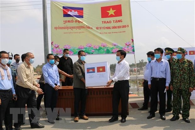 Vietnam supports Cambodia’s Pray Veng province to fight Covid-19 - ảnh 1