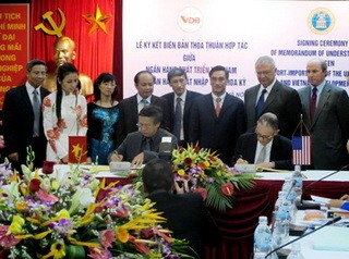 Vietnam y EEUU intensifican cooperación crediticia y bancaria - ảnh 1
