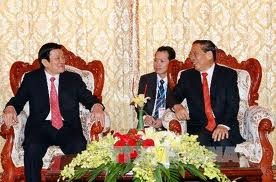 Prosigue visita oficial del Presidente vietnamita a Laos - ảnh 1