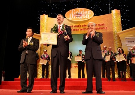 Honran a 160 empresas vietnamitas con el premio Dragón de Oro - ảnh 1