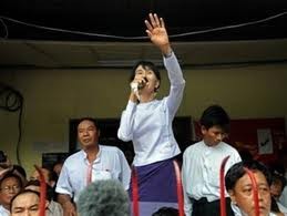 El Partido opositor de Myanmar gana en elecciones suplementarias - ảnh 1