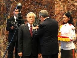 Líder partidista vietnamita se reúne con presidente cubano - ảnh 1