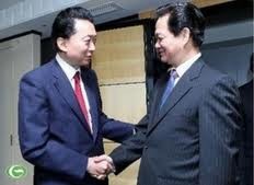 Premier vietnamita sostuvo contactos al margen de la Cumbre Mekong-Japón - ảnh 1