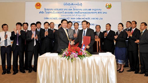 Vietnam y Laos intensifican cooperación entre sus Ministerios de Finanzas  - ảnh 1