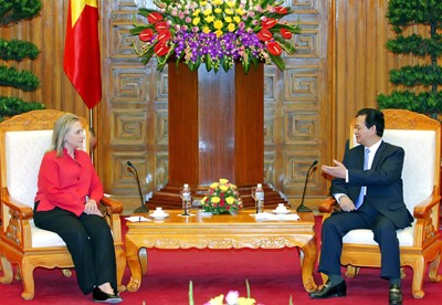 Dirigentes vietnamitas reciben a la secretaria norteamericana de Estado  - ảnh 1