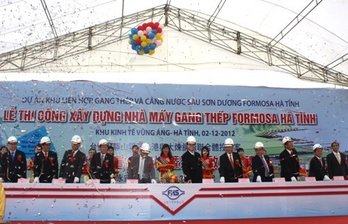 El primer ministro Nguyen Tan Dung realiza visita de trabajo en Ha Tinh - ảnh 1