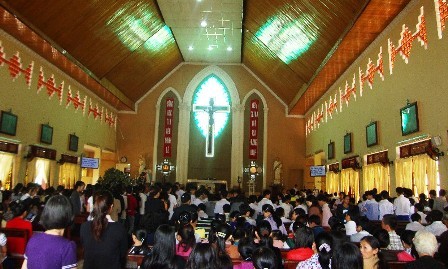 Católicos vietnamitas se unen al pueblo - ảnh 2