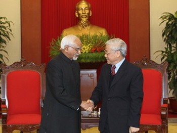 Robustecen relaciones de asociación estratégica Vietnam y la India  - ảnh 1