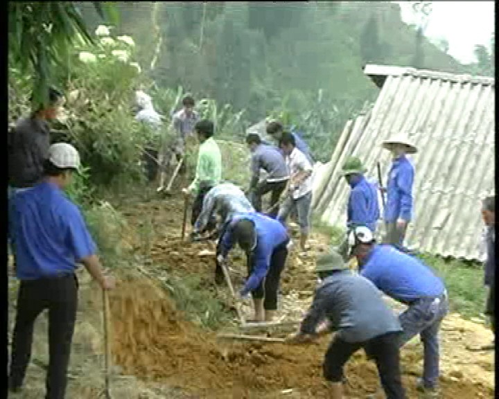 Muong Khuong construye nuevas vías rurales - ảnh 1